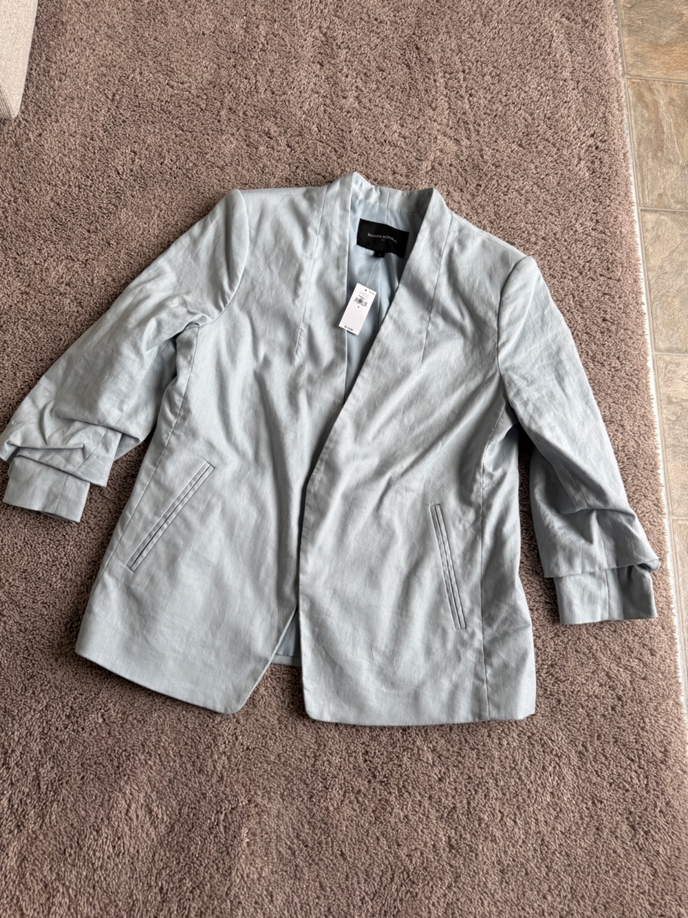 NWT Banana Republic open-front linen blazer features ruched 3/4 sleeves size 8
